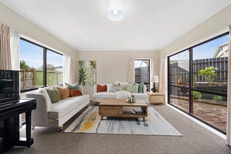 Photo of property in 1/15 Benygloe Place, Highland Park, Auckland, 2010