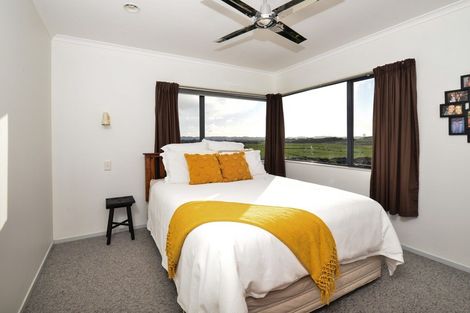 Photo of property in 4 Pampas Place, Western Heights, Hamilton, 3200