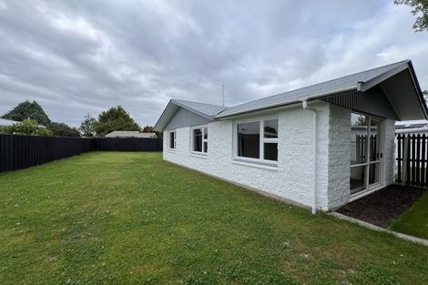 Photo of property in 5 Shirldale Place, Avonhead, Christchurch, 8042
