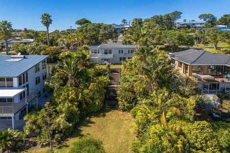 Photo of property in 40 Pohutukawa Avenue, Red Beach, 0932
