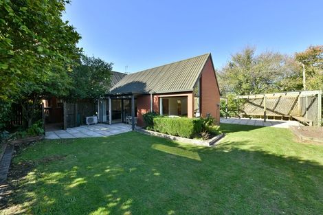 Photo of property in 28 Camberwell Place, Avonhead, Christchurch, 8042
