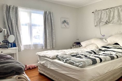 Photo of property in 1/65 Golf Road, New Lynn, Auckland, 0600