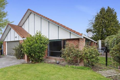 Photo of property in 29 Glenburn Place, Avonhead, Christchurch, 8042