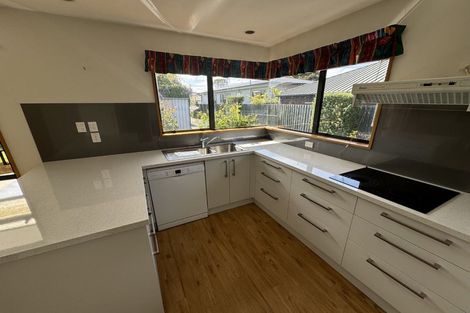 Photo of property in 14 Farquhars Road, Redwood, Christchurch, 8051