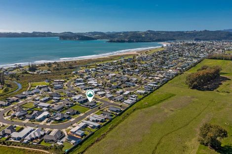 Photo of property in 325 Cook Drive, Whitianga, 3510