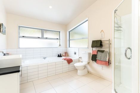 Photo of property in 11 Sedgley Grove, Churton Park, Wellington, 6037