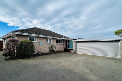Photo of property in 63 Dunedin Street, Redwood, Christchurch, 8051