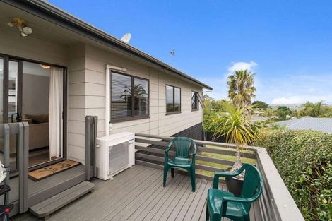 Photo of property in 87 Hobsonville Road, West Harbour, Auckland, 0618