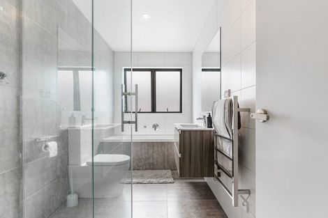 Photo of property in 9 Kearns Drive, Hobsonville, Auckland, 0616