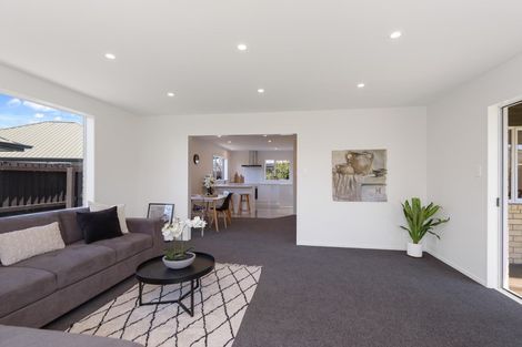 Photo of property in 32 Kirsten Place, Parklands, Christchurch, 8083