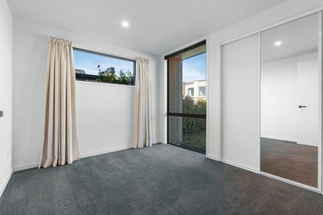 Photo of property in 15 Mount Creighton Crescent, Wanaka, 9305