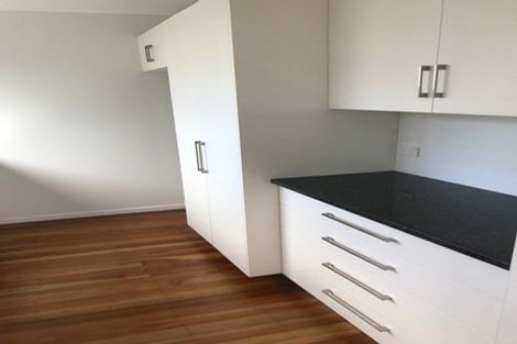 Photo of property in 2/74 Creswick Terrace, Northland, Wellington, 6012