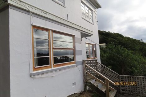Photo of property in 71 Garden Road, Northland, Wellington, 6012