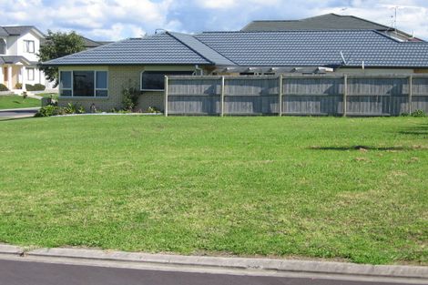 Photo of property in 25 Riverstone Road, Te Atatu Peninsula, Auckland, 0610