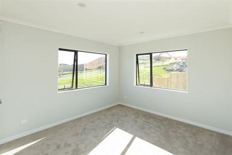 Photo of property in 104 Godfrey Drive, Orewa, 0931
