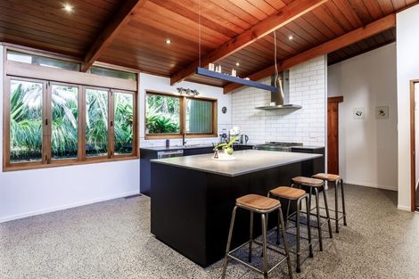 Photo of property in 164 Konini Road, Titirangi, Auckland, 0604