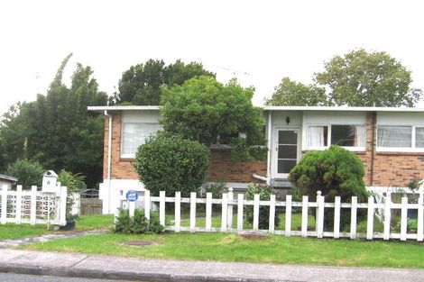Photo of property in 1/24 Dawnhaven Drive, Te Atatu Peninsula, Auckland, 0610