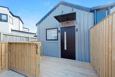 Photo of property in 1u3 Robert Street, Newlands, Wellington, 6037