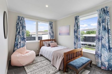 Photo of property in 396 Mairehau Road, Parklands, Christchurch, 8083