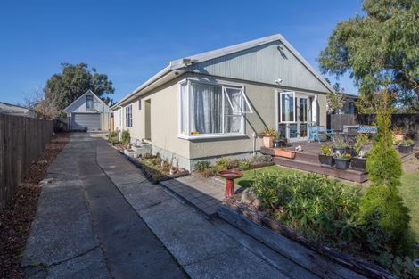 Photo of property in 79 Cuffs Road, Wainoni, Christchurch, 8061