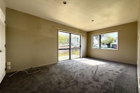 Photo of property in 11 Loughanure Place, Massey, Auckland, 0614