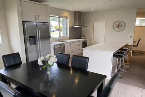 Photo of property in 52 Huntingdon Drive, Rangiora, 7400