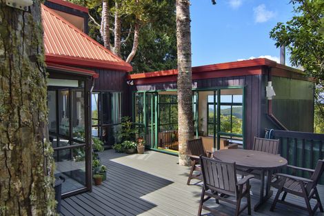 Photo of property in 272 Shaw Road, Titirangi, Auckland, 0604