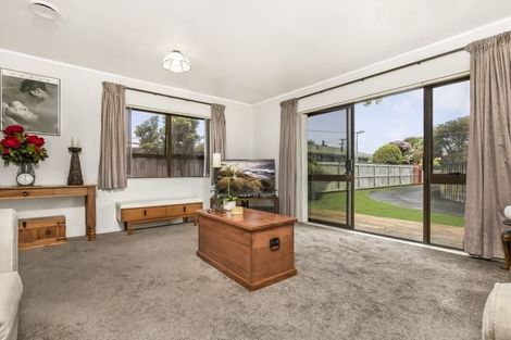 Photo of property in 2/24 Grove Road, Papakura, 2110