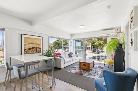 Photo of property in 11/32u Akaroa Drive, Maupuia, Wellington, 6022