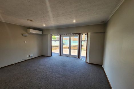 Photo of property in 2/8 Adrienne Place, Onehunga, Auckland, 1061