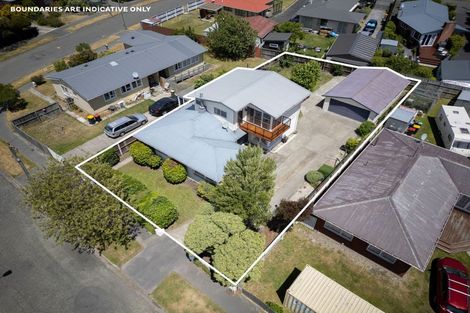 Photo of property in 15 Wychwood Crescent, Bishopdale, Christchurch, 8053
