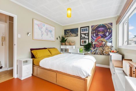 Photo of property in Victoria Court, 4u8 Queen Street, Mount Victoria, Wellington, 6011