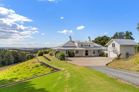 Photo of property in 38 Kaipara View Road, Helensville, 0875