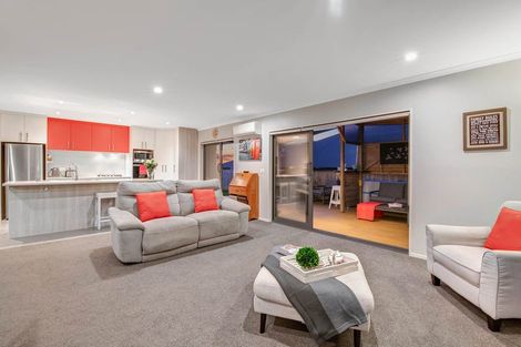 Photo of property in 14 Kingfisher Road, Silverdale, 0932