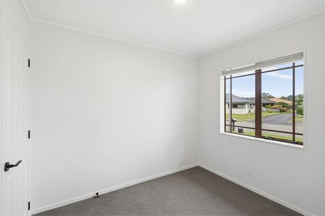 Photo of property in 4 Glen Loch Place, Paraparaumu, 5032