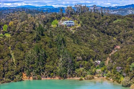 Photo of property in 104 Te Wahapu Road, Russell, 0272