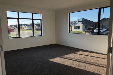 Photo of property in 12 Kaaka Street, Cambridge, 3434