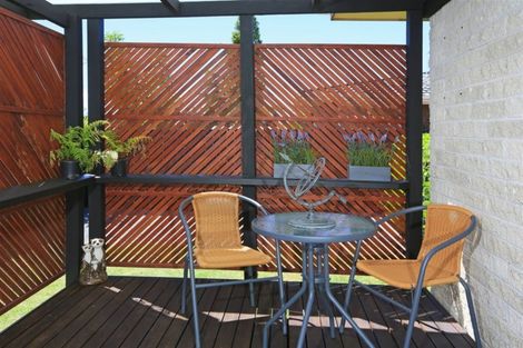 Photo of property in 2/201 Henderson Valley Road, Henderson, Auckland, 0612