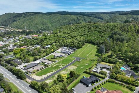 Photo of property in 351 Main Road North, Brown Owl, Upper Hutt, 5018