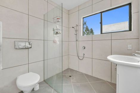 Photo of property in 11 Opou Road, Titirangi, Auckland, 0604