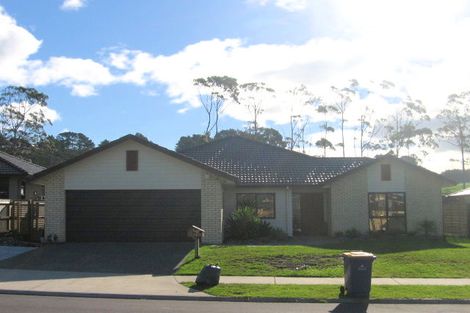 Photo of property in 17 Elkstone Place, Henderson, Auckland, 0612