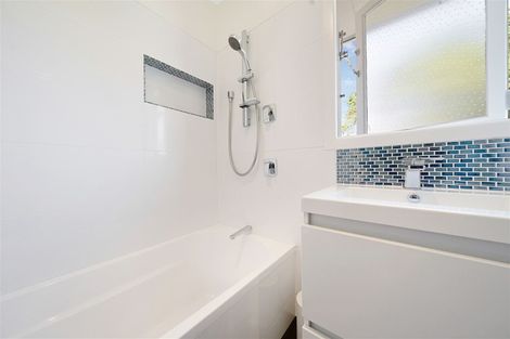 Photo of property in 93 Smythe Road, Henderson, Auckland, 0612