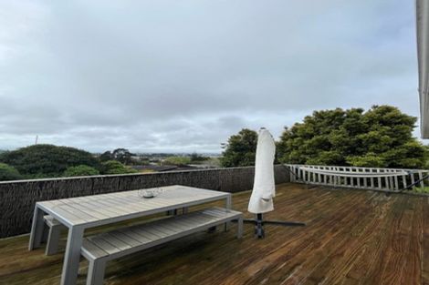 Photo of property in 1 Hartley Terrace, Massey, Auckland, 0614