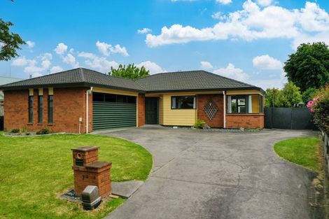 Photo of property in 7 Edgewater Grove, Whakatane, 3120