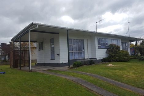 Photo of property in 145 Ruamahanga Crescent, Terrace End, Palmerston North, 4410