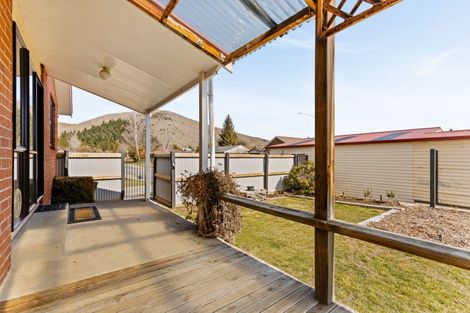 Photo of property in 17 Benmore Place, Omarama, 9412