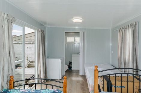 Photo of property in 5 Webb Street, Westport, 7825