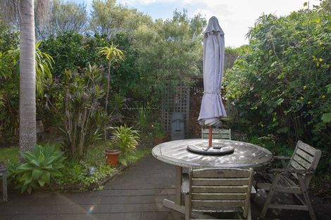 Photo of property in 23a/3 Eversleigh Road, Belmont, Auckland, 0622