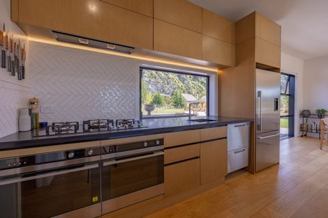 Photo of property in 22 Old Racecourse Road, Albert Town, Wanaka, 9305