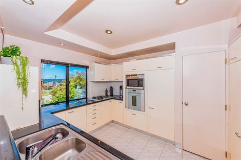 Photo of property in 38 Luckens Road, West Harbour, Auckland, 0618